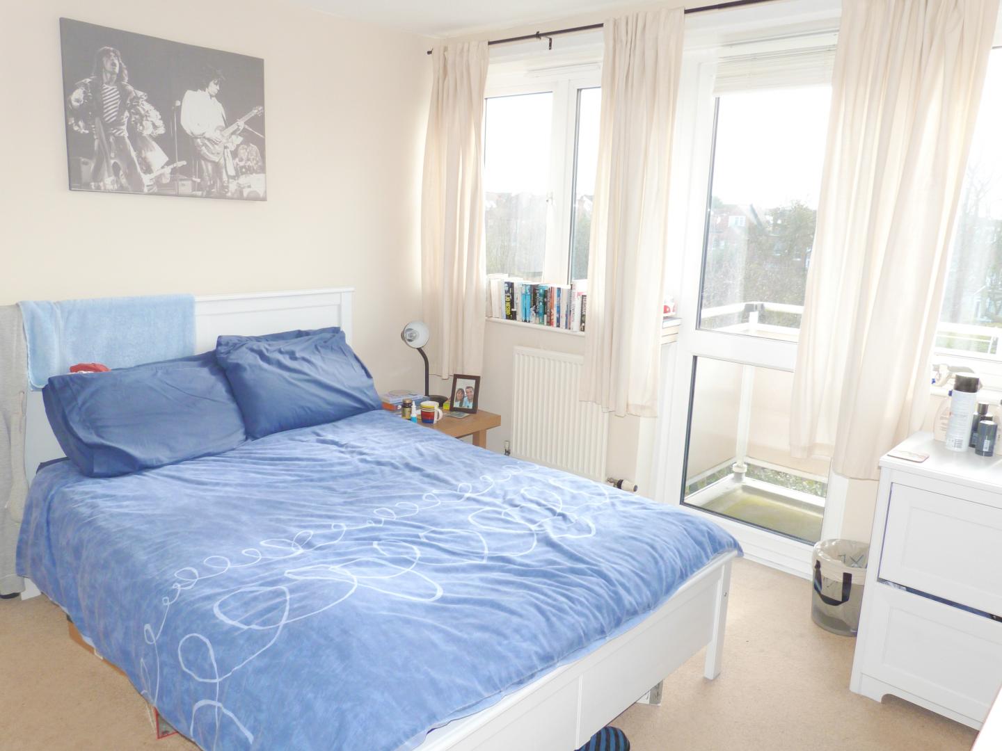 			2 Bedroom, 1 bath, 1 reception Flat			 Walm Lane, KILBURN