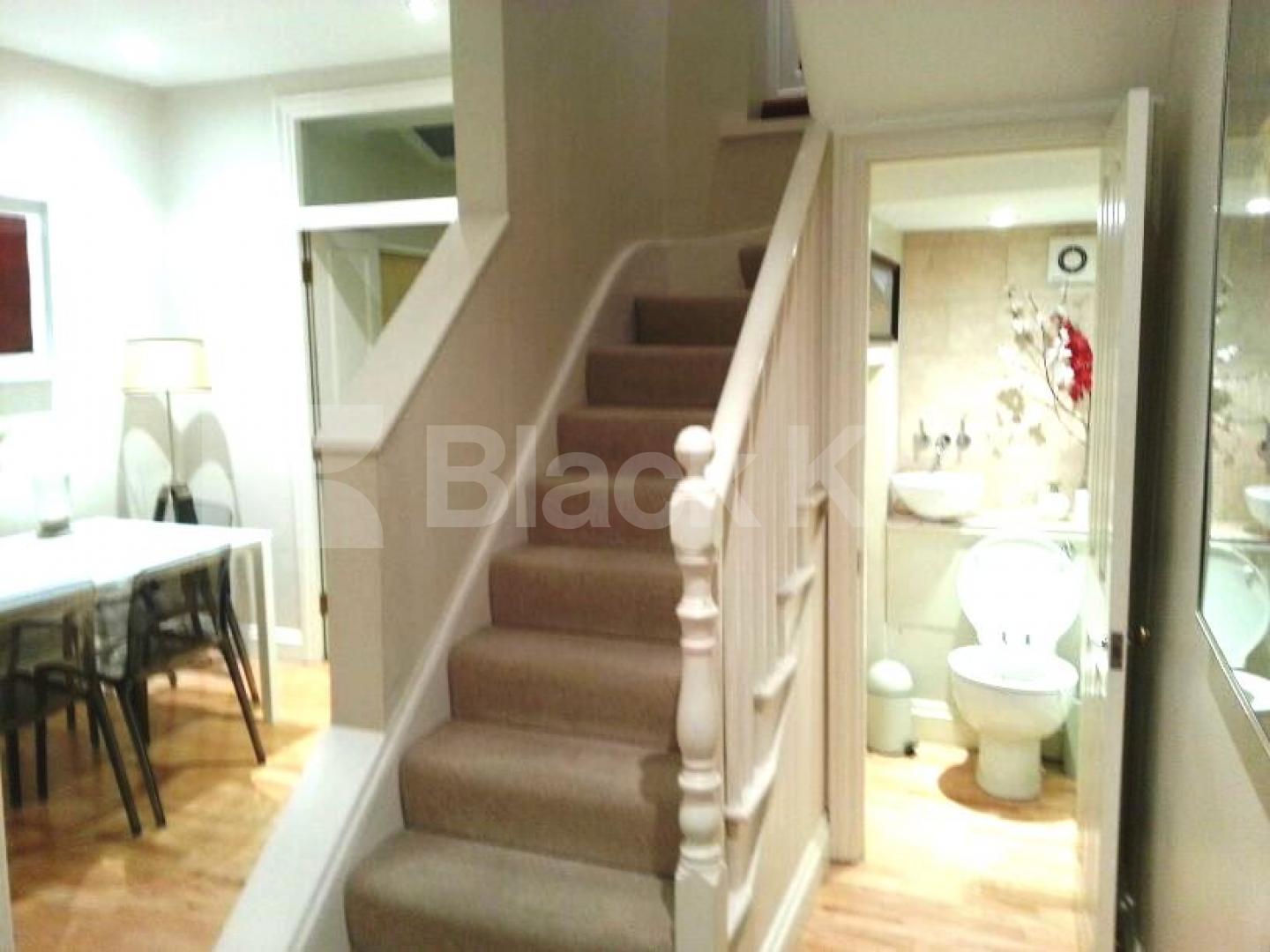 			NEW INSTRUCTION!, 4 Bedroom, 1 bath, 1 reception House			 New End Square, HAMPSTEAD