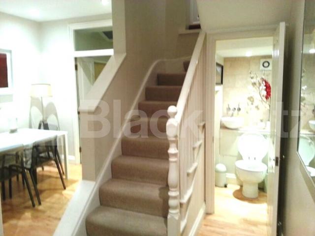 			NEW INSTRUCTION!, 4 Bedroom, 1 bath, 1 reception House			 New End Square, HAMPSTEAD