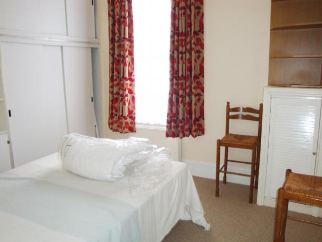 			2 Bedroom, 1 bath, 1 reception Flat			 Mill Lane, WEST HAMPSTEAD