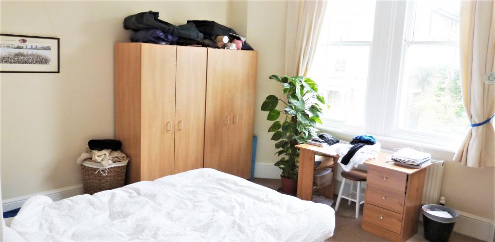 			2 Bedroom, 1 bath, 1 reception Flat			 West End Lane, WEST HAMPSTEAD