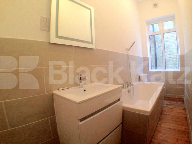 			UNDER OFFER, 2 Bedroom, 1 bath, 1 reception Apartment			 Mount Nod Road, Streatham Hill