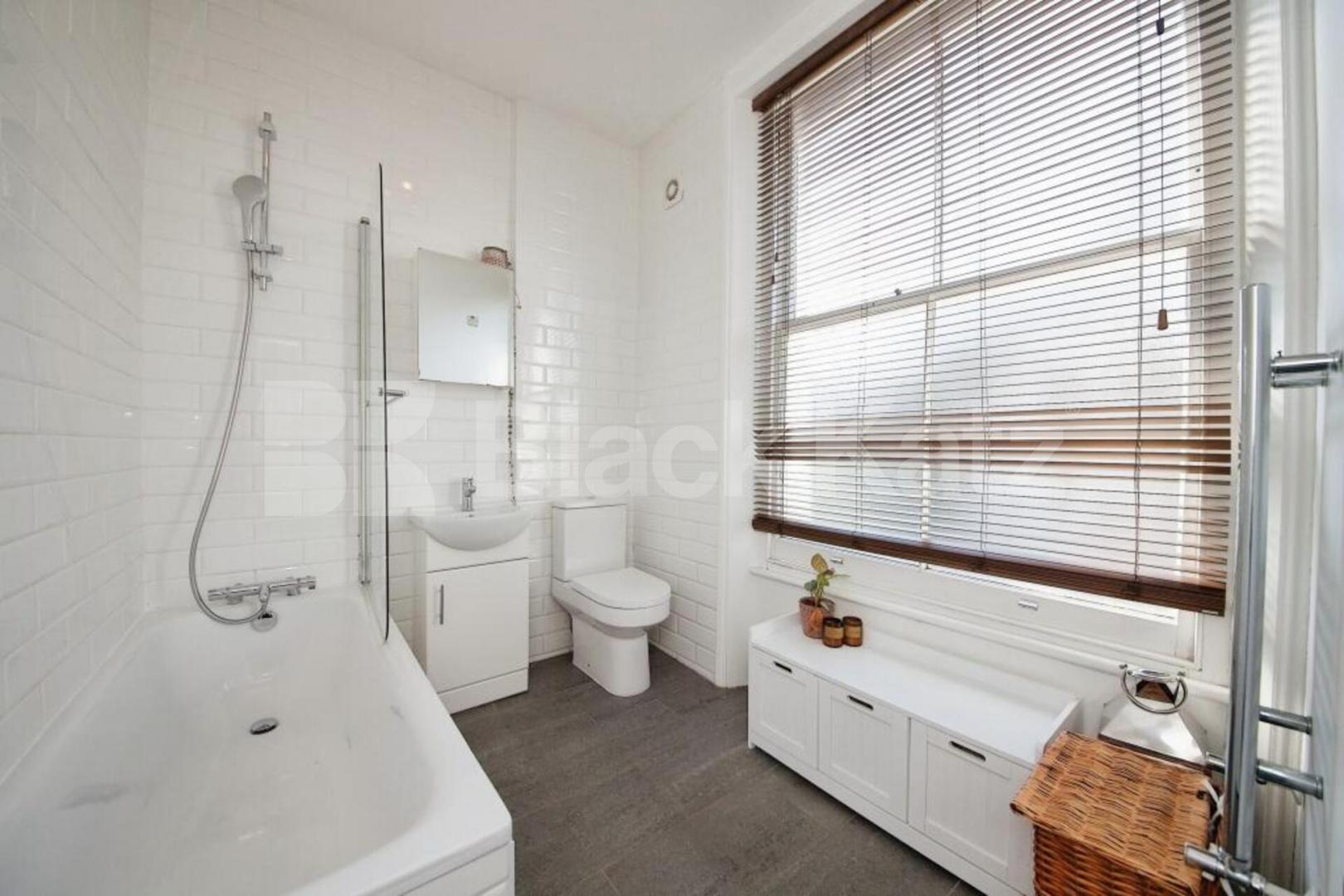 Amazing recently refurbished and spacious 1 bed on a premier rd in kentish town Bartholowmew Road, Kentish Town