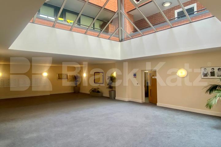 			2 Bedroom, 2 bath, 1 reception Apartment			 Southwark Bridge Road, London Bridge