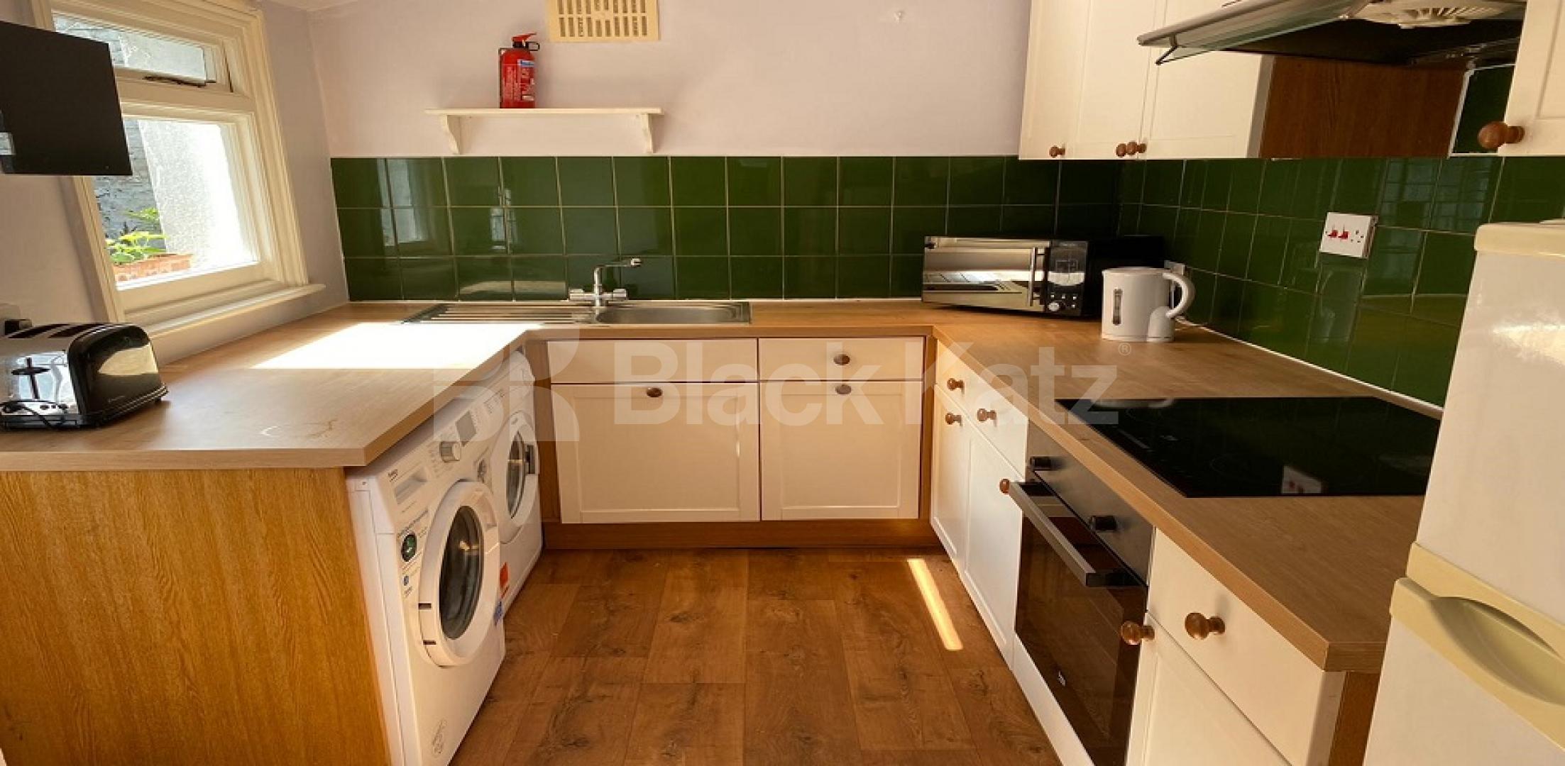 			NEW INSTRUCTION , 3 Bedroom, 1 bath, 2 reception Terraced House			 Henshaw Street, Elephant and Castle