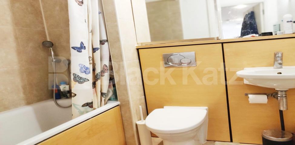 			3 Bedroom, 2 bath, 1 reception Apartment			 John Harrison Way, North Greenwich