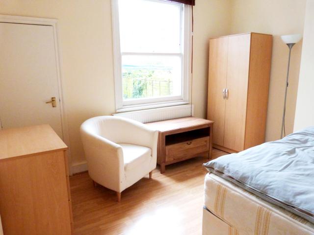 			NEW INSTRUCTION (Private Garden), 2 Bedroom, 1 bath, 1 reception Flat			 Harvist Road, QUEENS PARK