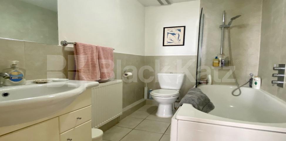 			UNDER OFFER , 1 Bedroom, 1 bath, 1 reception Flat			 Sussex Street, Pimlico