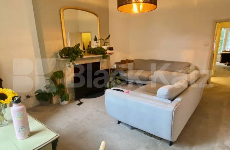 Larger than average & superbly located to amenities & transport Bedford Road, Clapham North