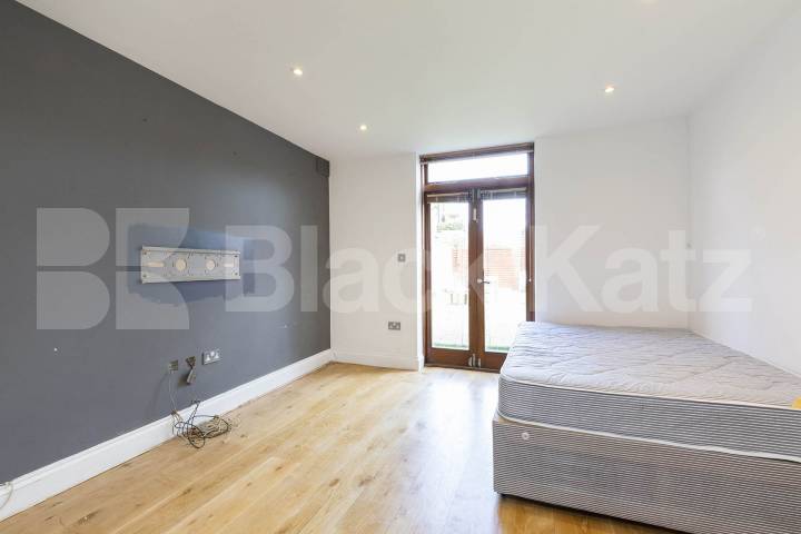 Stunning Sharers Apartment Quex Road, West Hampstead