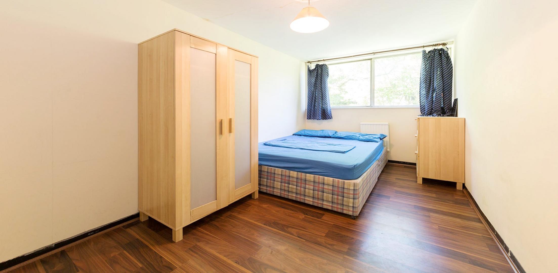 			3 Bedroom, 1 bath, 1 reception Flat			 Testerton Walk, , Latimer Road