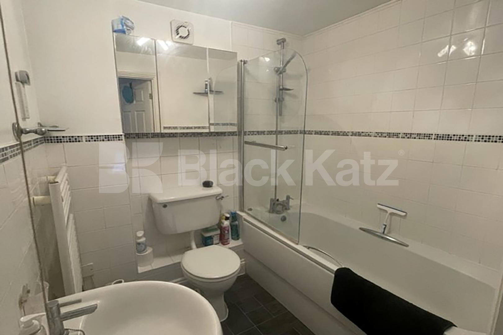 Spacious 1 bedroom flat with wood floors allocated parking & sole use of garden Cedar Heights, Cedar Road , Bushey, Watford