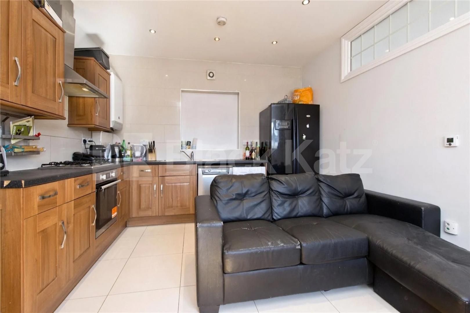 4 double bedrooms wtih 2 bathrooms Inc all bills except council tax Camden Road, Holloway