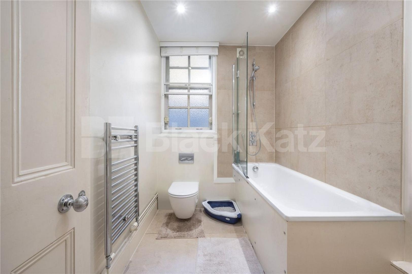 Spacious beautifully finished property in an amazing location Lees Place, Mayfair