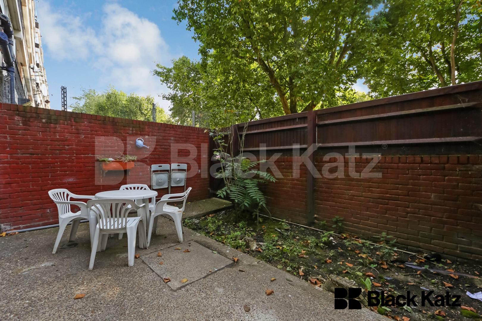 Duplex apartment with charming patio garden  John Ruskin Street , Oval/Camberwell 