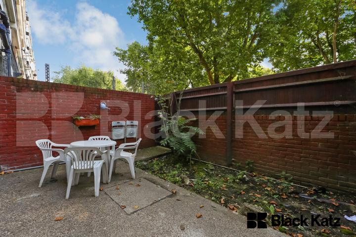 Duplex apartment with charming patio garden  John Ruskin Street , Oval/Camberwell 