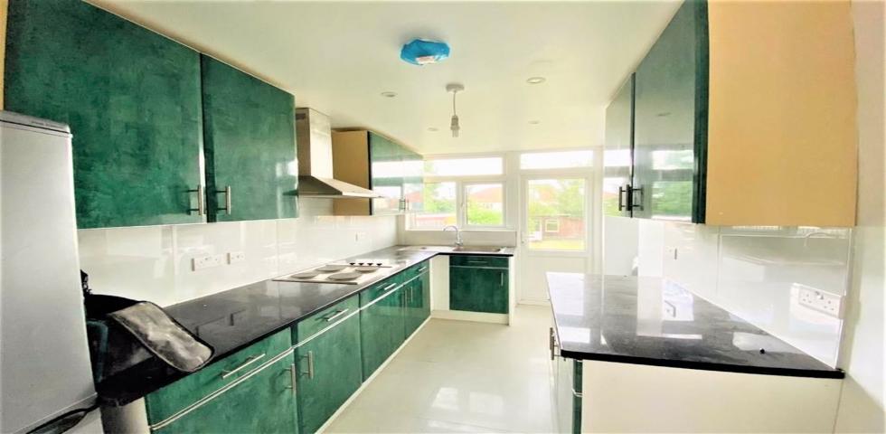 			5 Bedroom, 2 bath, 1 reception Semi-Detached House			 Clifford Way, Dollis Hill
