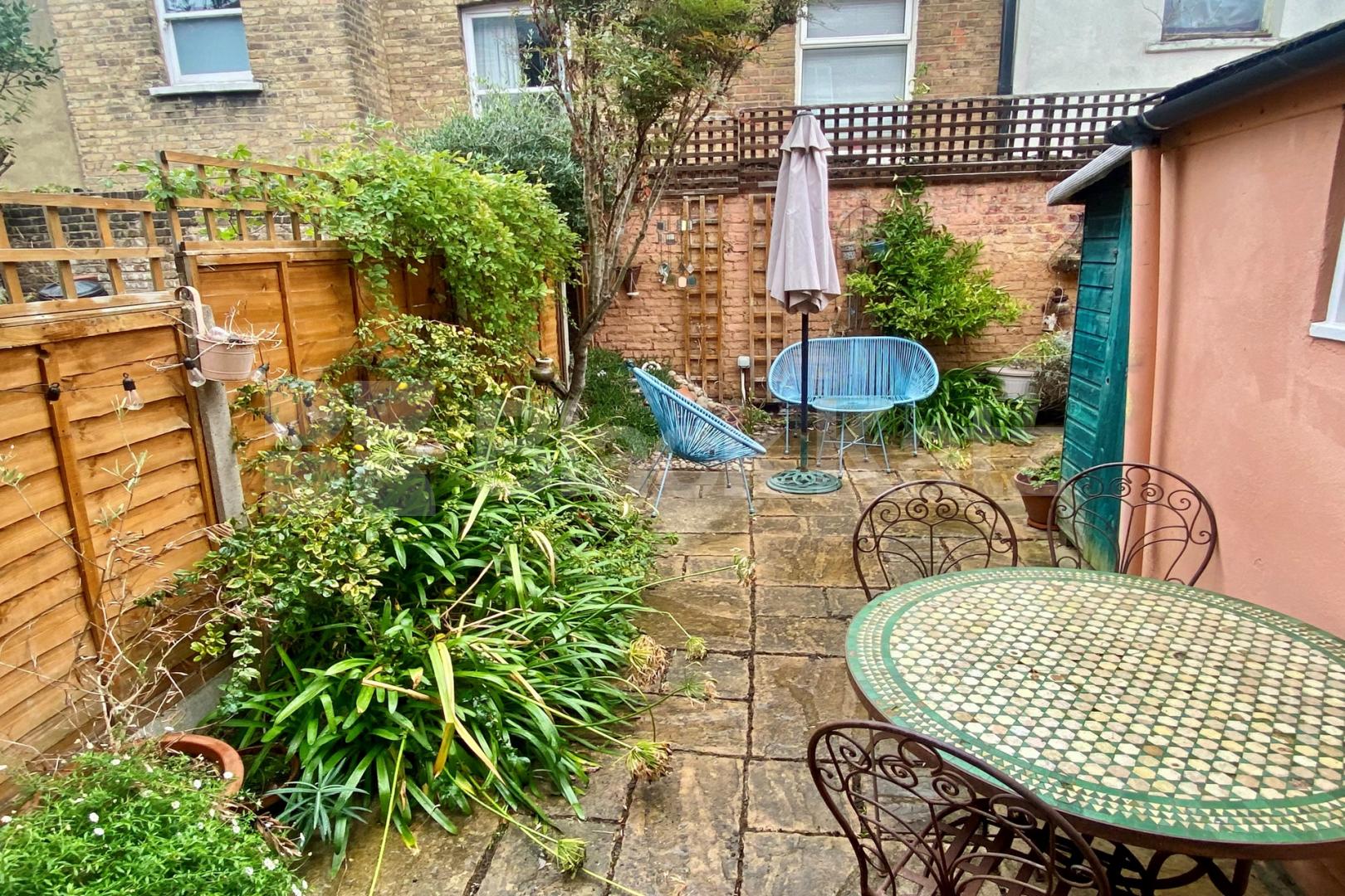 Gorgeous period house with all bills included Archbishops Place , Brixton