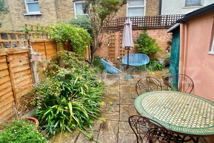 Gorgeous period house with all bills included Archbishops Place , Brixton