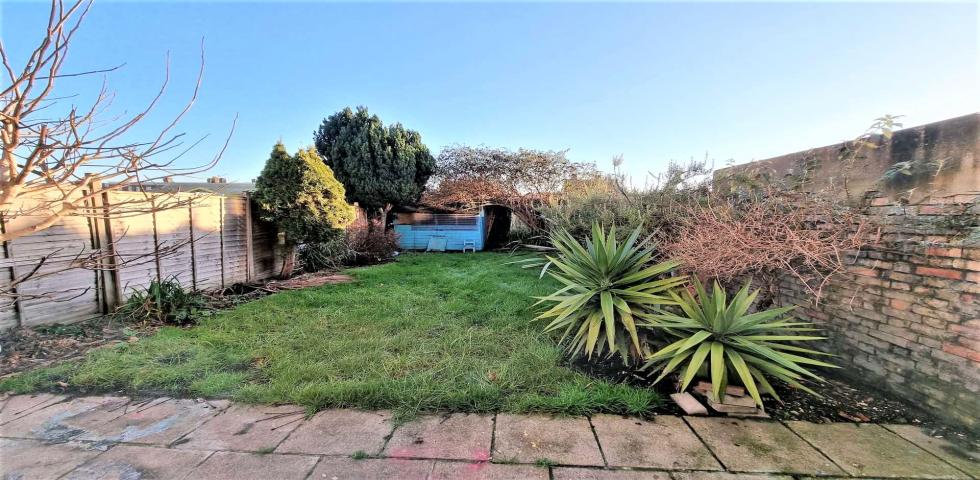 			3 Bedroom, 1 bath, 1 reception Flat			 Harvist Road, QUEENS PARK