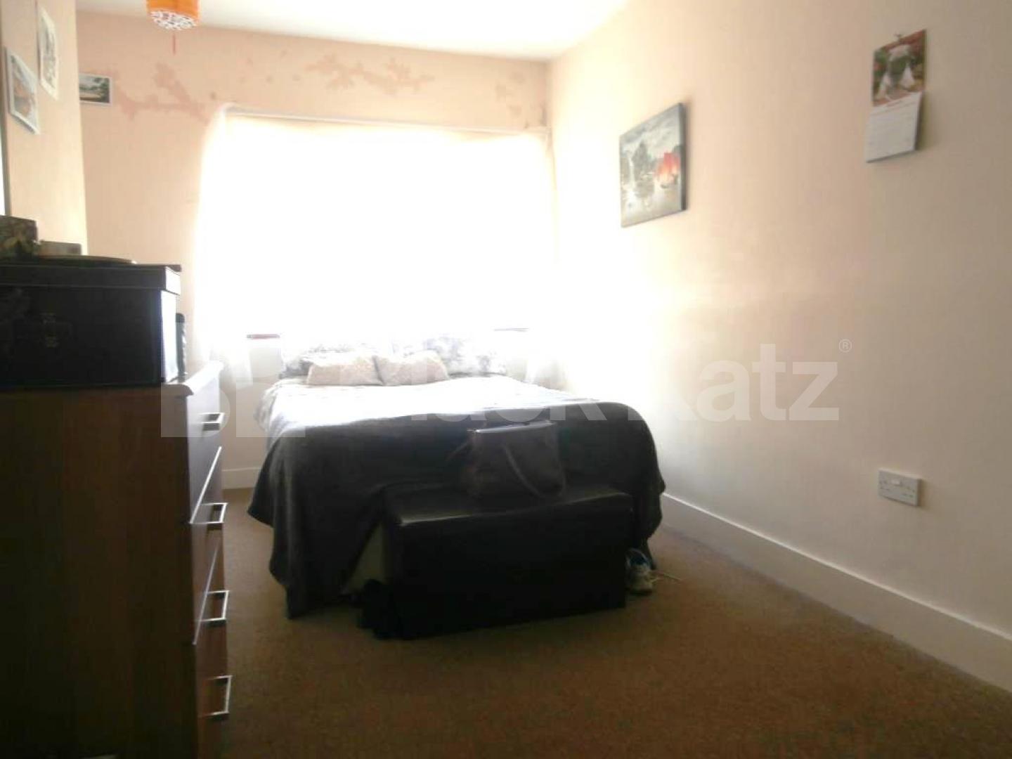 			NEW INSTRUCTION!, 3 Bedroom, 1 bath, 1 reception Flat			 Mountview Road, STROUD GREEN / CROUCH END