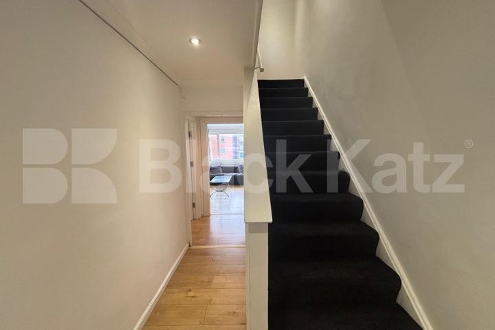 Duplex apartment with balcony offering 828 Sq.Ft.of living & entertaining space Coopers Road, Bermondsey