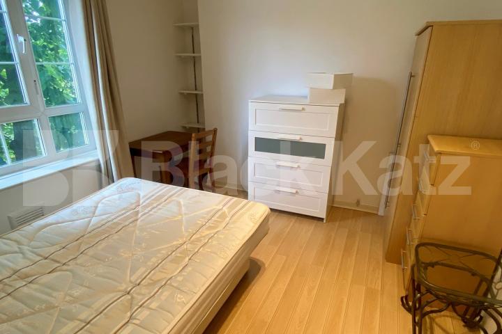 Three double bedroom apartment in the heart of SE1  Weston Street, London Bridge