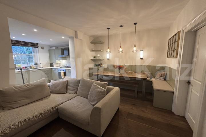 Stylish & contemporary maisonette flooded with natural light  Freedom Street, Battersea 