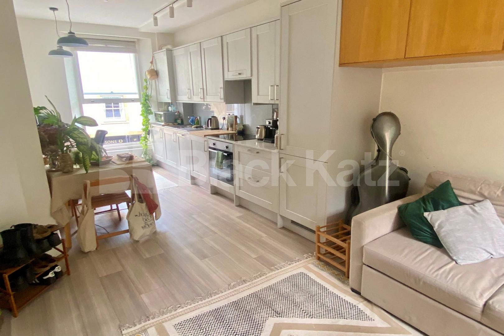 Beautiful  775 Sq. Ft. period conversion   Garland House Deptford High Street , Deptford