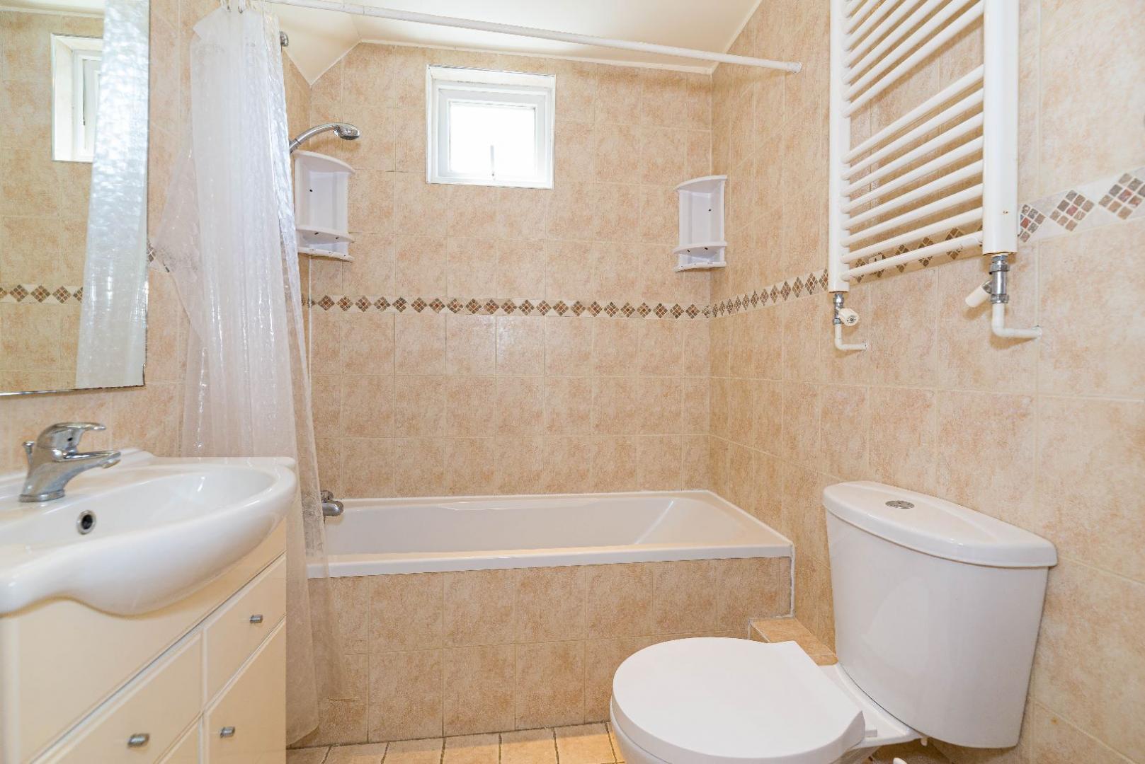 Modern and Central Apartment Park Drive, Golders Green