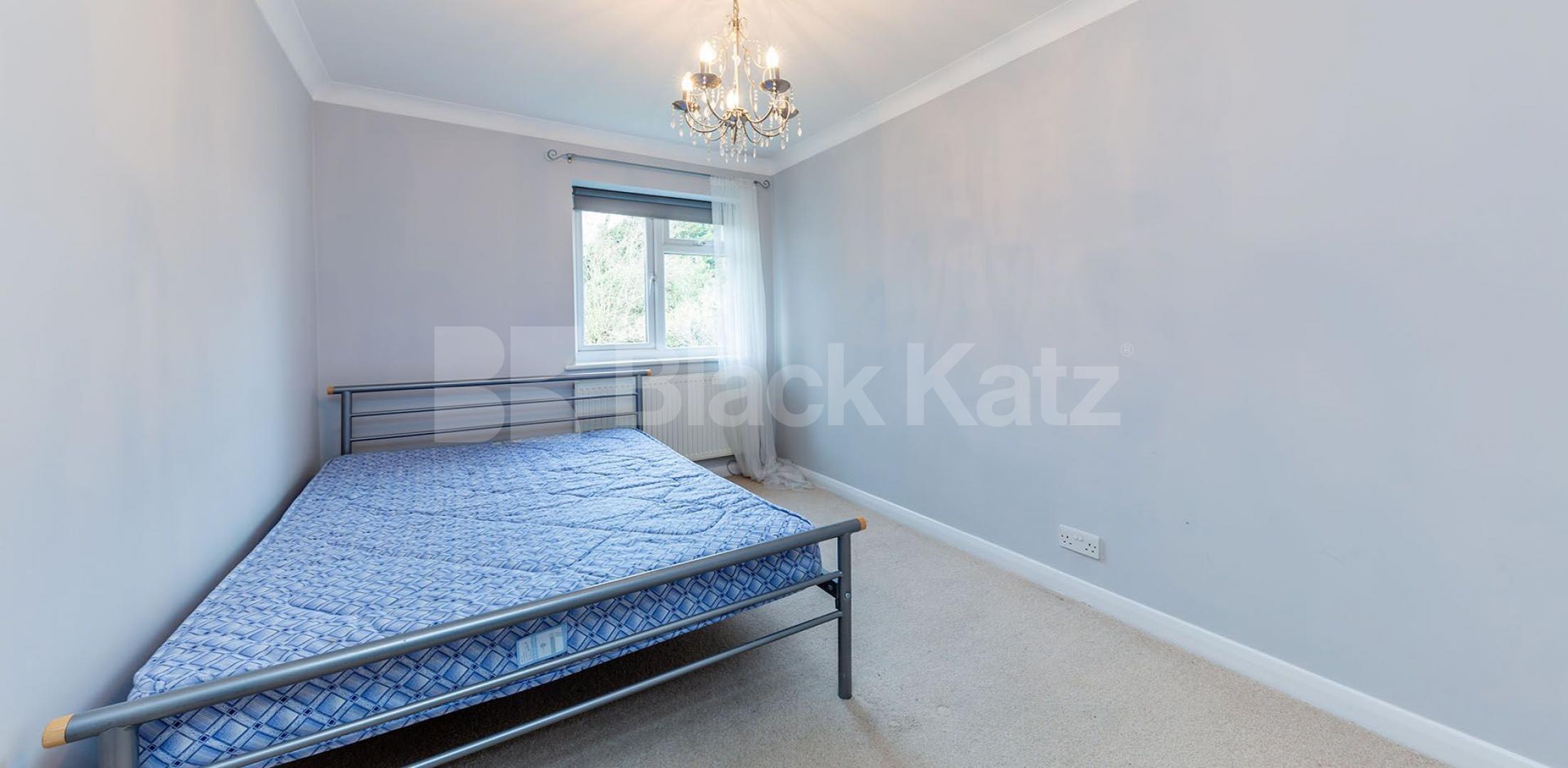 			NEW INSTRUCTION!, 2 Bedroom, 1 bath, 1 reception Flat			 Lyonsdown Road, Barnet