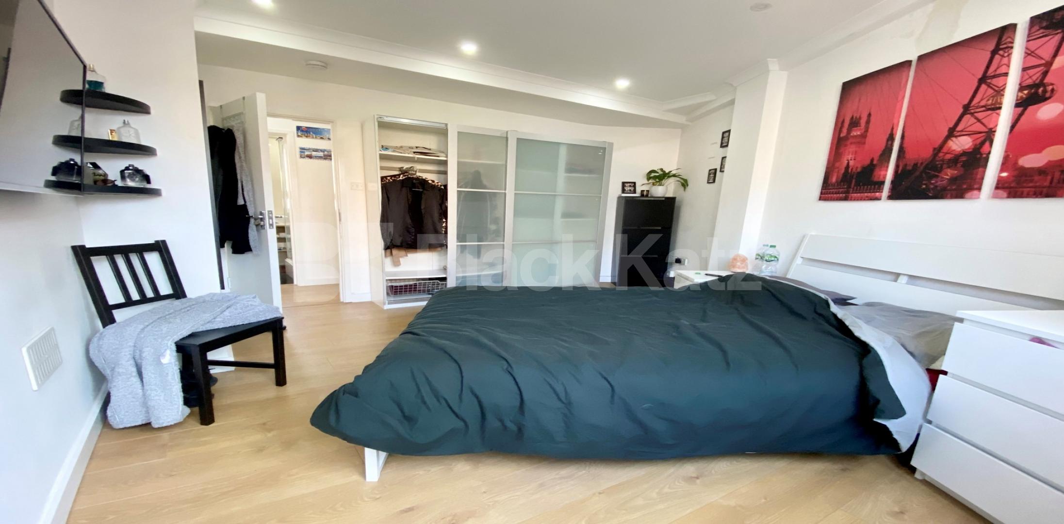 			UNDER OFFER, 3 Bedroom, 1 bath, 0 reception Apartment			 Meakin Estate, Rothsay Street, Borough