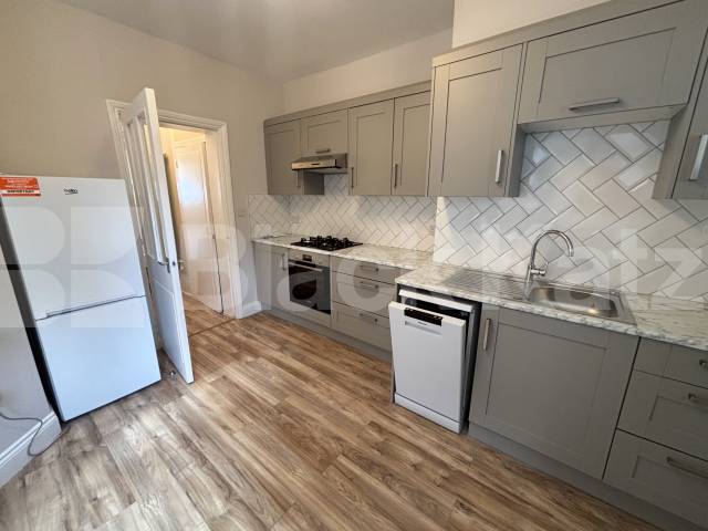 Newly refurbished spacious ground floor period conversion  Trundleys Road , Surrey Quays 
