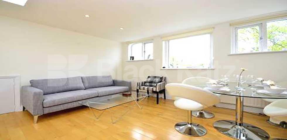 			MINUTES TO HAMPSTEAD HEATH!, 2 Bedroom, 1 bath, 1 reception Flat			 Rosslyn Hill, HAMPSTEAD