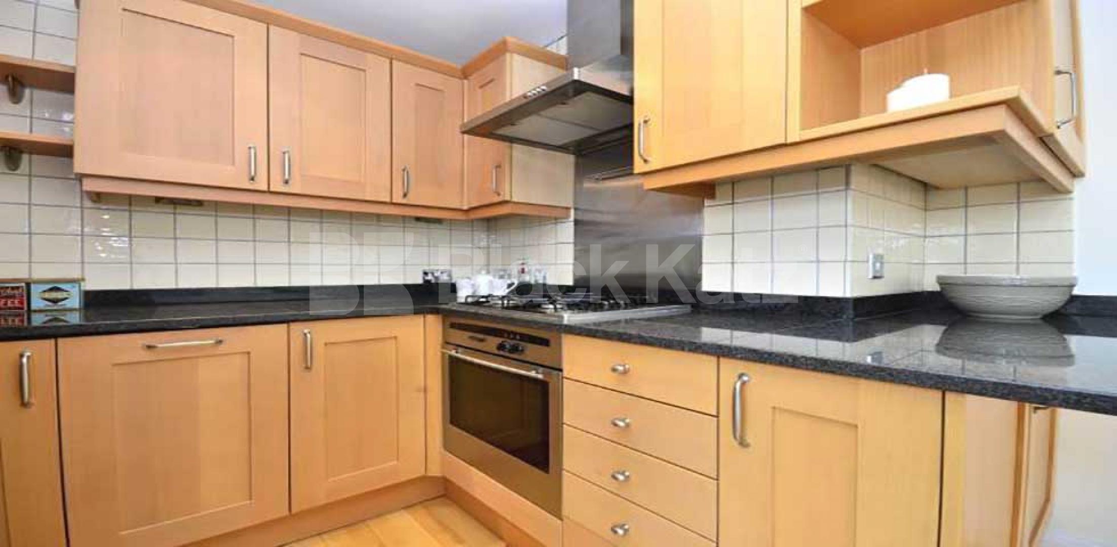 			MINUTES TO HAMPSTEAD HEATH!, 2 Bedroom, 1 bath, 1 reception Flat			 Rosslyn Hill, HAMPSTEAD