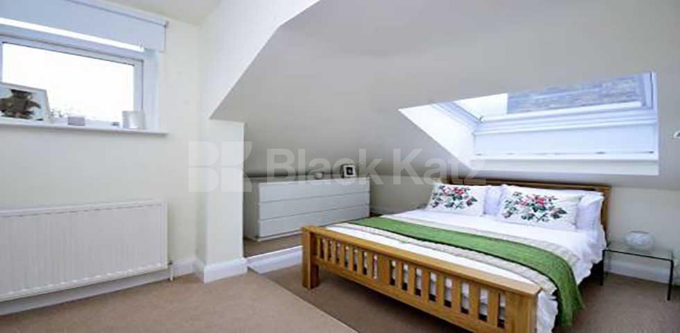 			MINUTES TO HAMPSTEAD HEATH!, 2 Bedroom, 1 bath, 1 reception Flat			 Rosslyn Hill, HAMPSTEAD