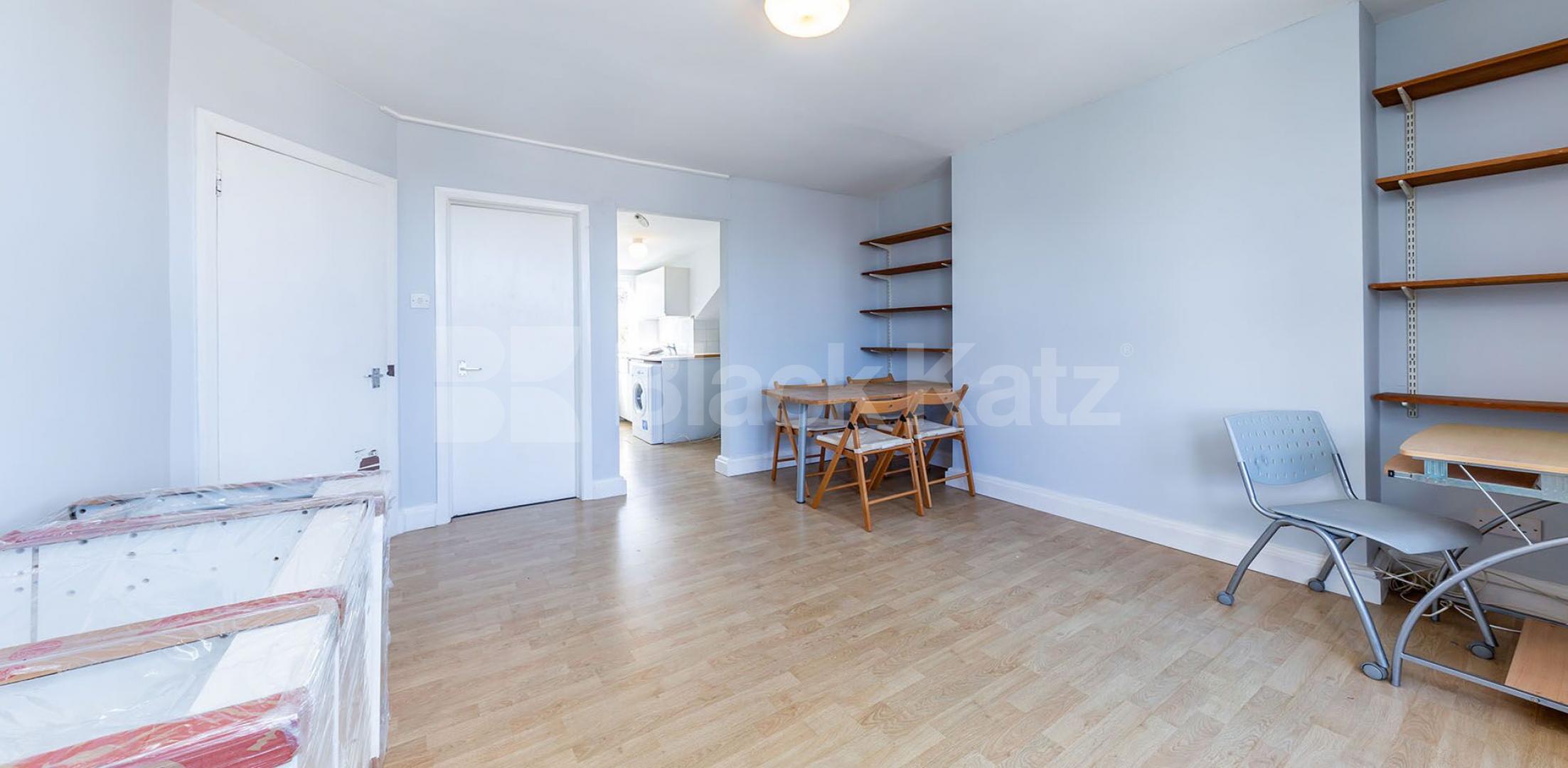 			INCLUDES THE COUNCIL TAX AND WATER RATES!, 2 Bedroom, 1 bath, 1 reception Flat			 Muswell Avenue, Muswell Hill