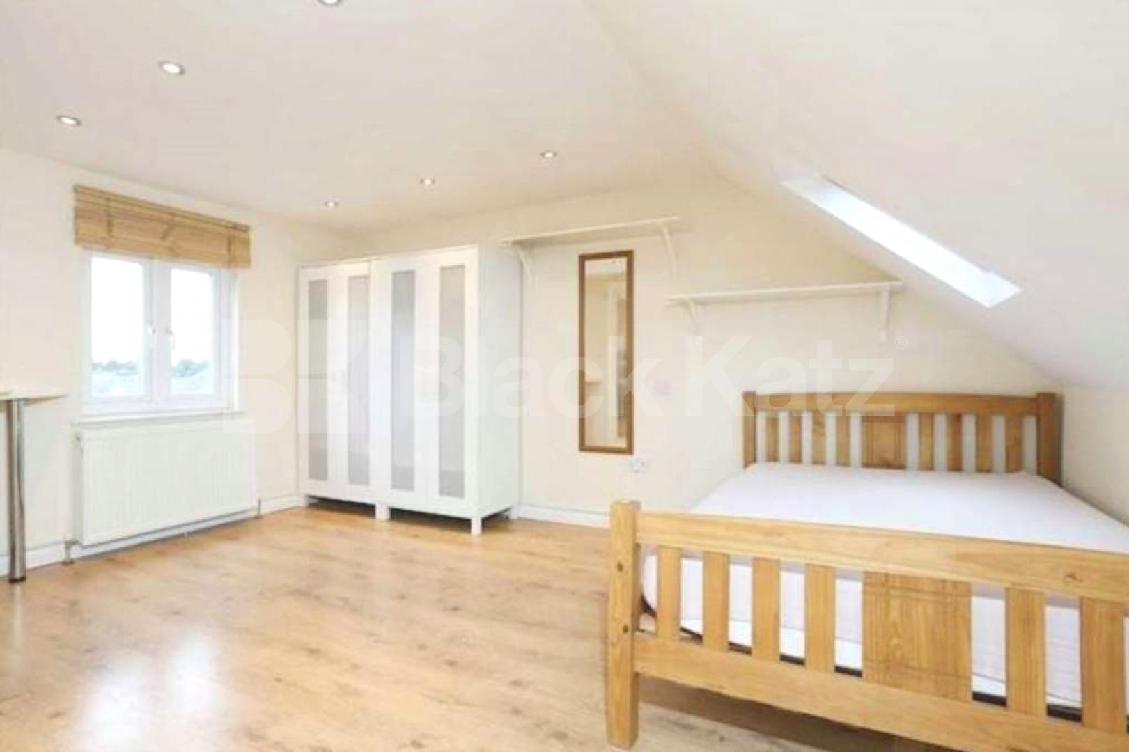 			NEW INSTRUCTION, 4 Bedroom, 1 bath, 1 reception House			 Northfields Road, Acton