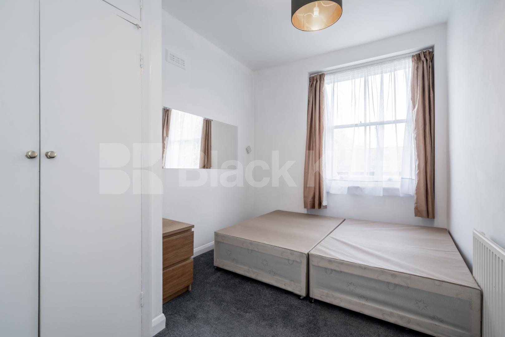 			4 BED MINS TO PORTOBELLO ROAD! , 4 Bedroom, 1 bath, 1 reception Flat			 Aldridge Road Villas, WESTBOURNE PARK/ LADBROKE GROVE