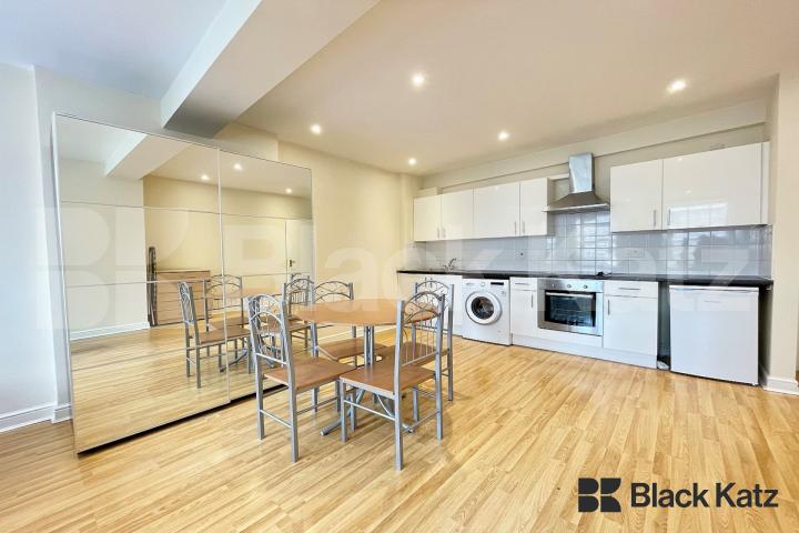 Flooded with natural light extremely large open plan studio  Marshalsea Road, Borough