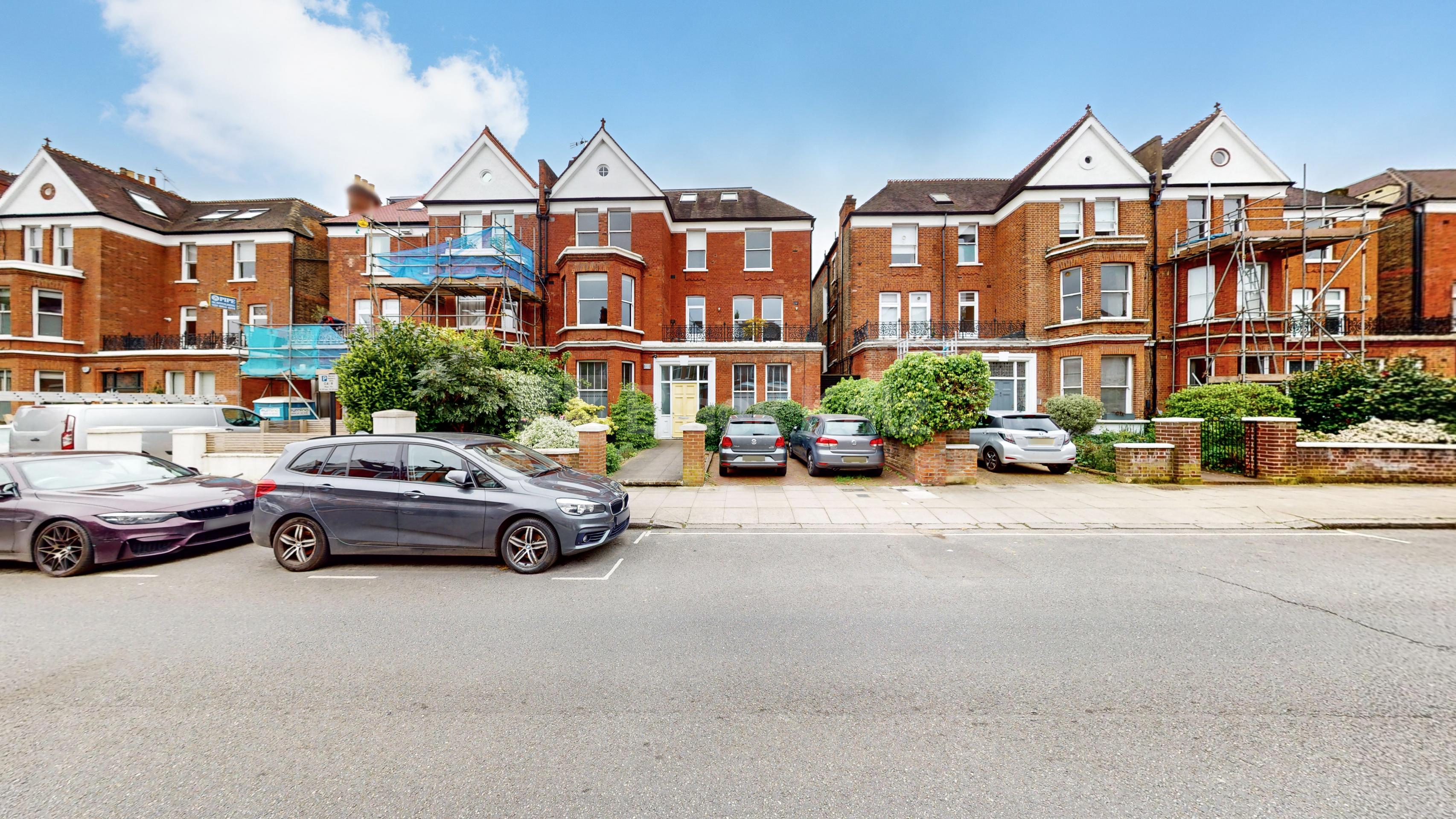 			2 Bedroom, 1 bath, 1 reception 			 Canfield Gardens,  London  NW6 NW6