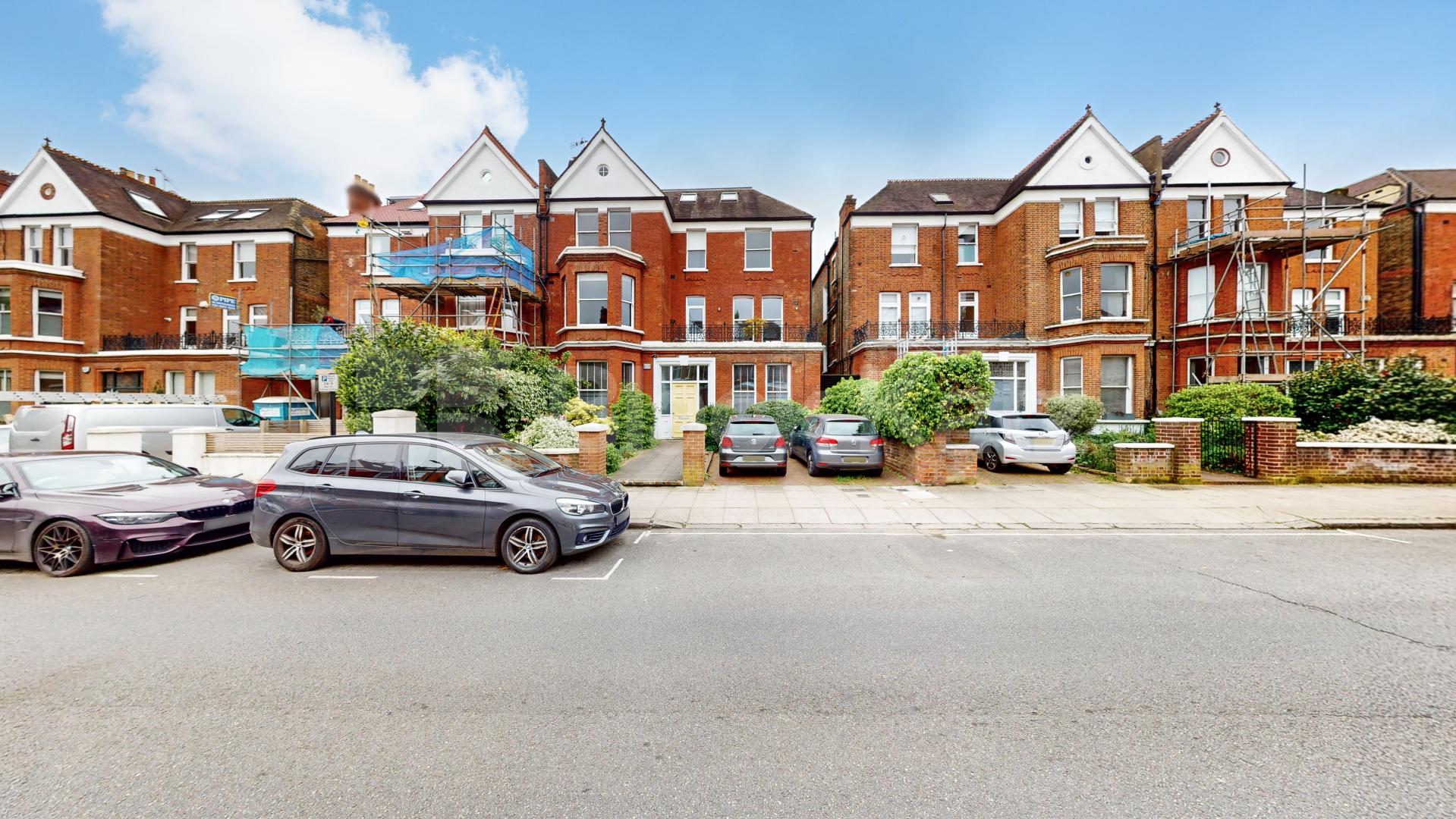 			2 Bedroom, 1 bath, 1 reception 			 Canfield Gardens, London, NW6,  London