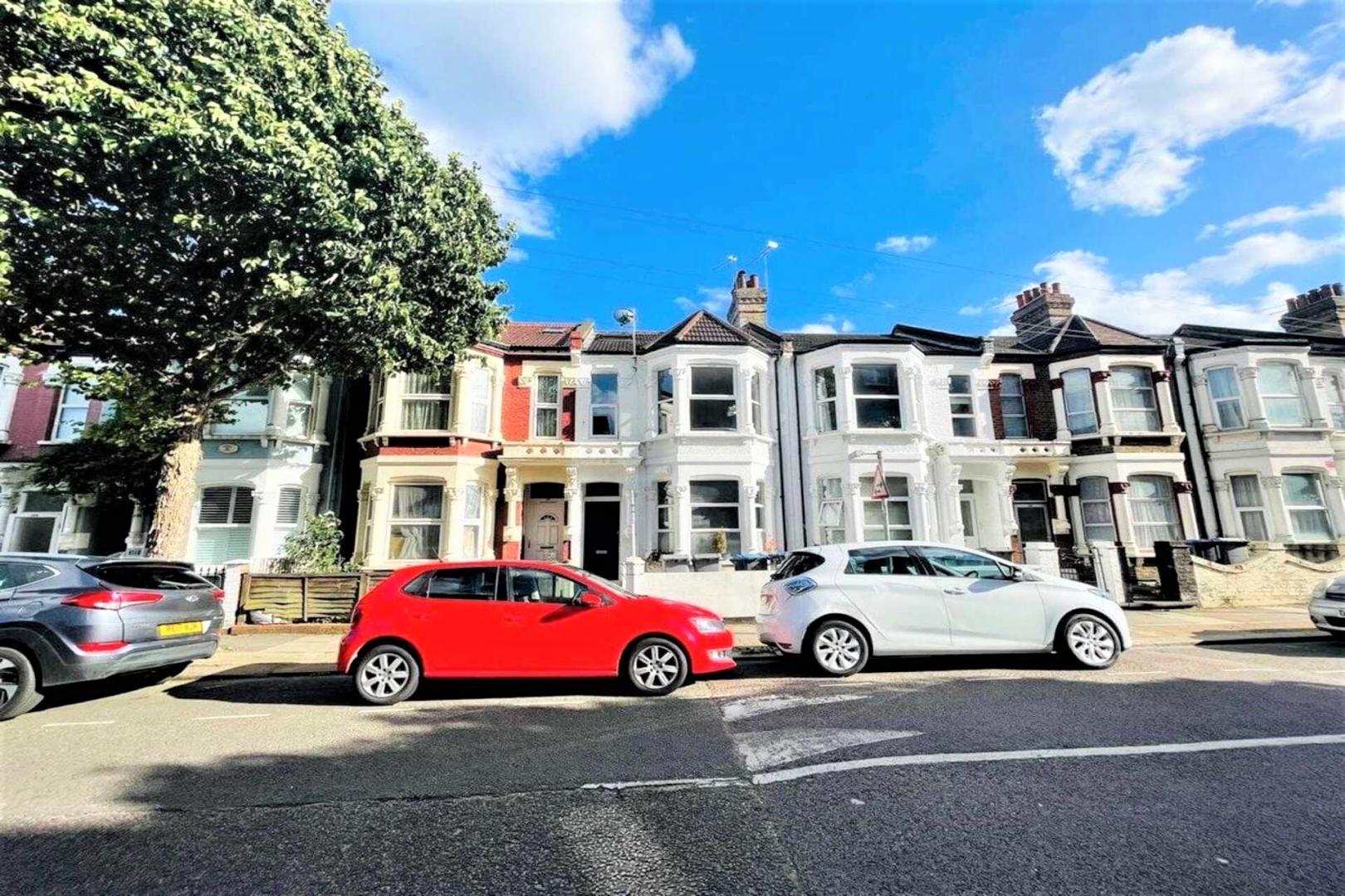 Modern and Central Apartment Purvess Road, Kensal Green
