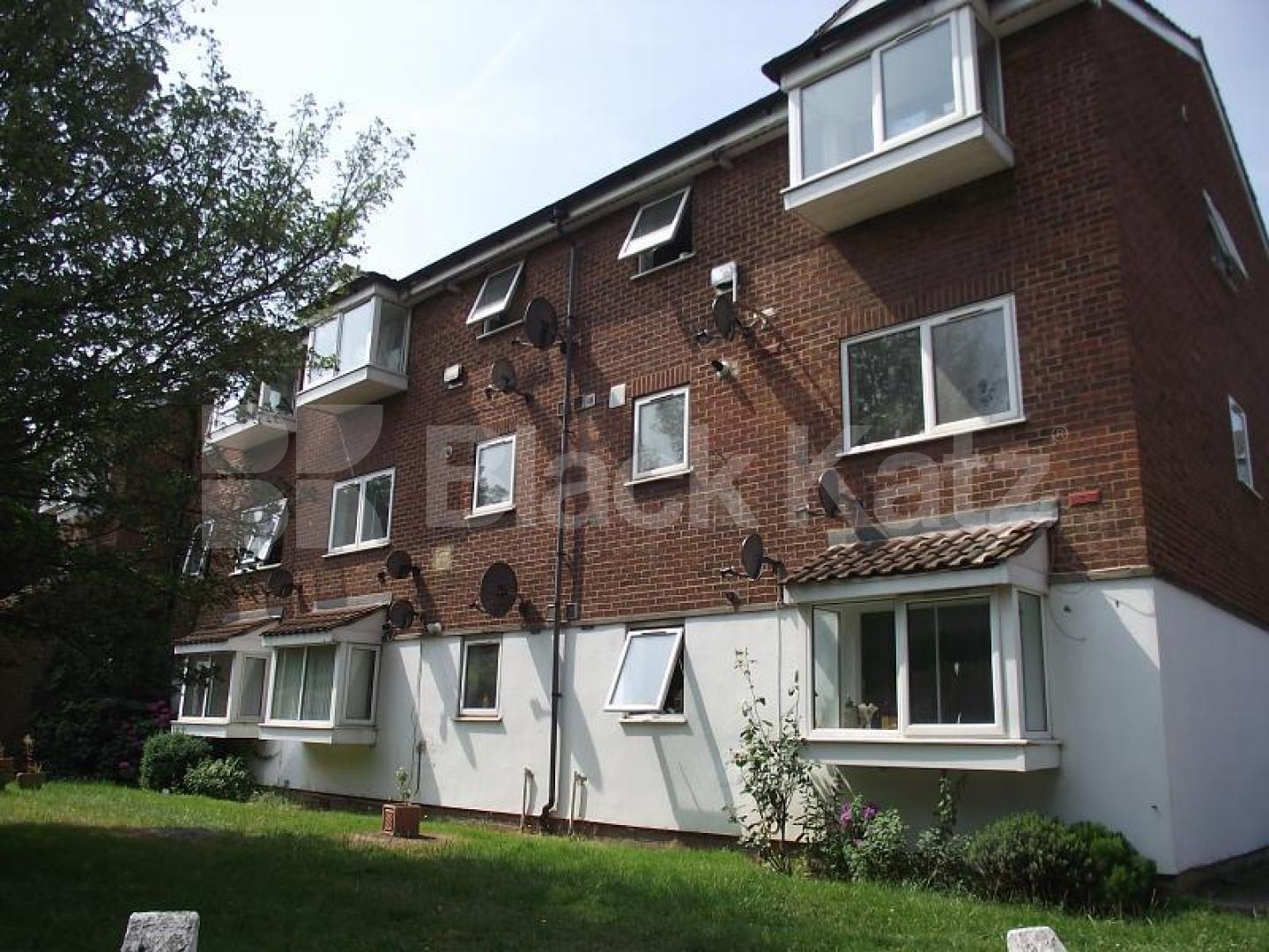 			1 Bedroom, 1 bath, 1 reception Flat			 Larch Close, Friern Barnet