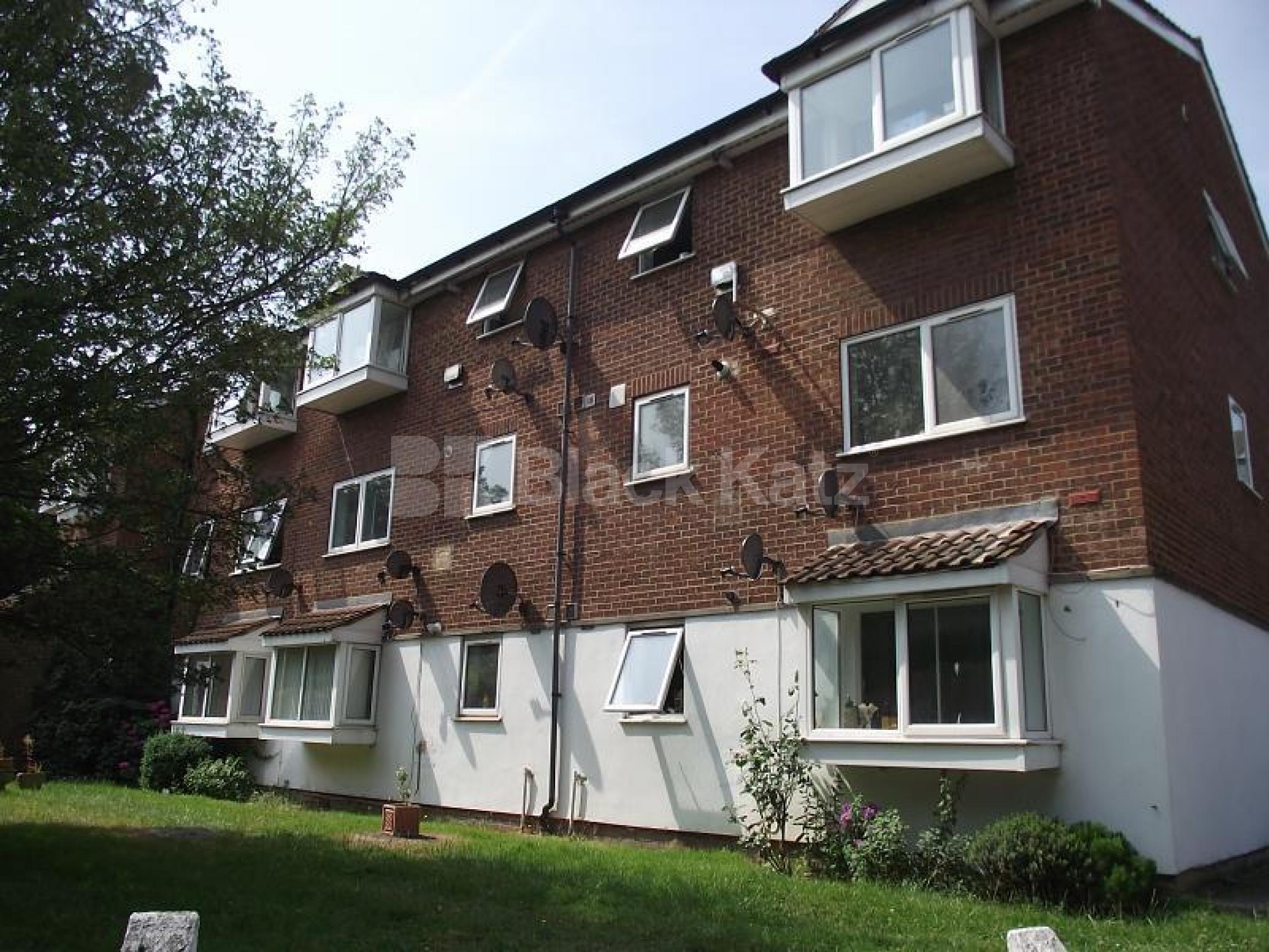 			1 Bedroom, 1 bath, 1 reception Flat			 Larch Close, Friern Barnet N11