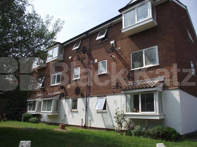 			1 Bedroom, 1 bath, 1 reception Flat			 Larch Close, Friern Barnet
