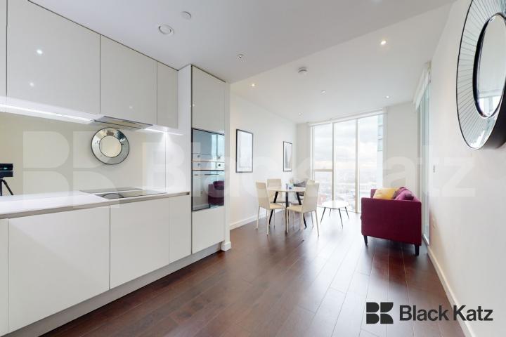 Stunning two bedrooms on Nine Elms Wandsworth Road - Sky Gardens, Nine Elms