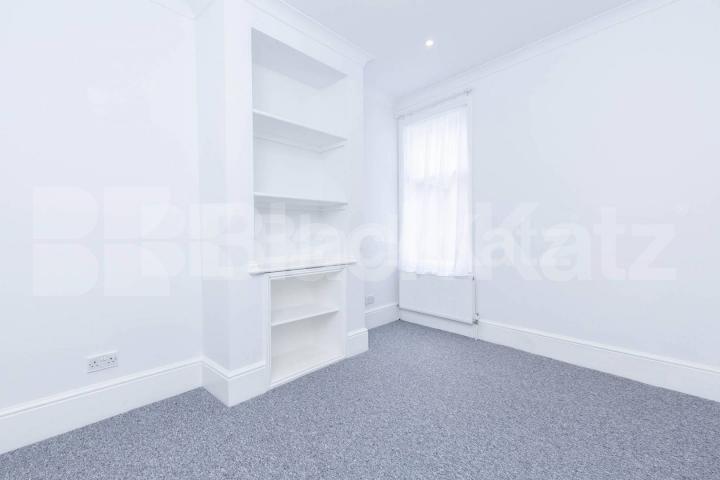 We are please to offer to the market this exceptional 4 bedroom 2 reception house, can also be used as a 5 bedroom house. Located in a desirable neighborhood of Muswell Hill a stone's throw away from the prestigious Muswell Hill Golf Club Pembroke Road, London, N10,  London