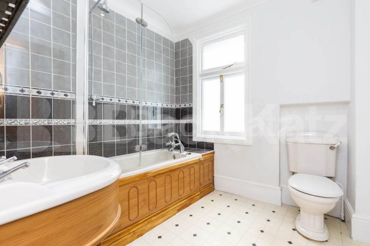 We are please to offer to the market this exceptional 4 bedroom 2 reception house, can also be used as a 5 bedroom house. Located in a desirable neighborhood of Muswell Hill a stone's throw away from the prestigious Muswell Hill Golf Club Pembroke Road, London, N10,  London