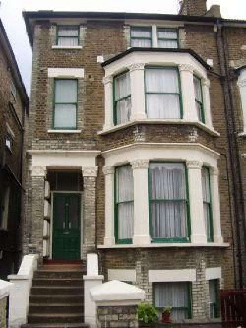 			Studio Apartment, 1 bath, 1 reception Flat			 Fordwych Road, KILBURN